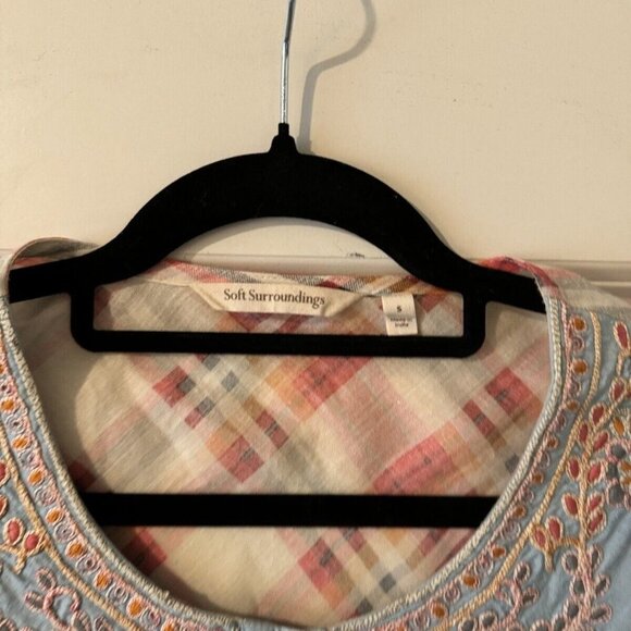 Soft Surroundings Work of Heart Chambray Tunic Top Embroidered EUC Size Small - Picture 4 of 4